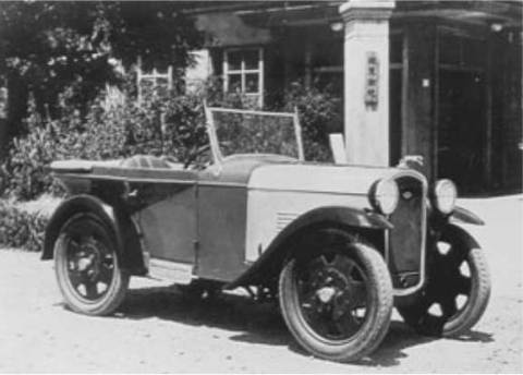 1931 : DAT Jidosha Seizo berafiliasi dengan Tobata Foundry Co. dan me-visikan 'mobilitas untuk semua' dimana sang pemilik, Yoshisuke Aikawa mendesain sebuah mobil baru yang ekonomis, berbobot ringan, namun tangguh. Dibuat dengan teknik lokal dan untuk produksi massal, dinamai 'DAT-Son' atau 'anak DAT'. Nama ini kemudian berubah menjadi 'Datsun'.