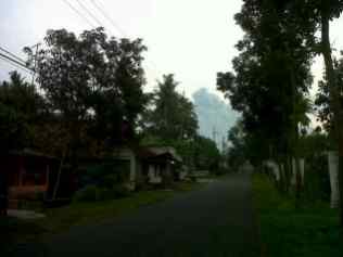 Foto jam 6 pagi, desa Tambakan radius +/- 50 Km dari kelud